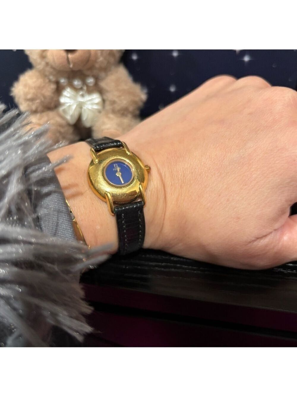 300. Authentic Fendi Watch Gold 400L Swiss Made.
